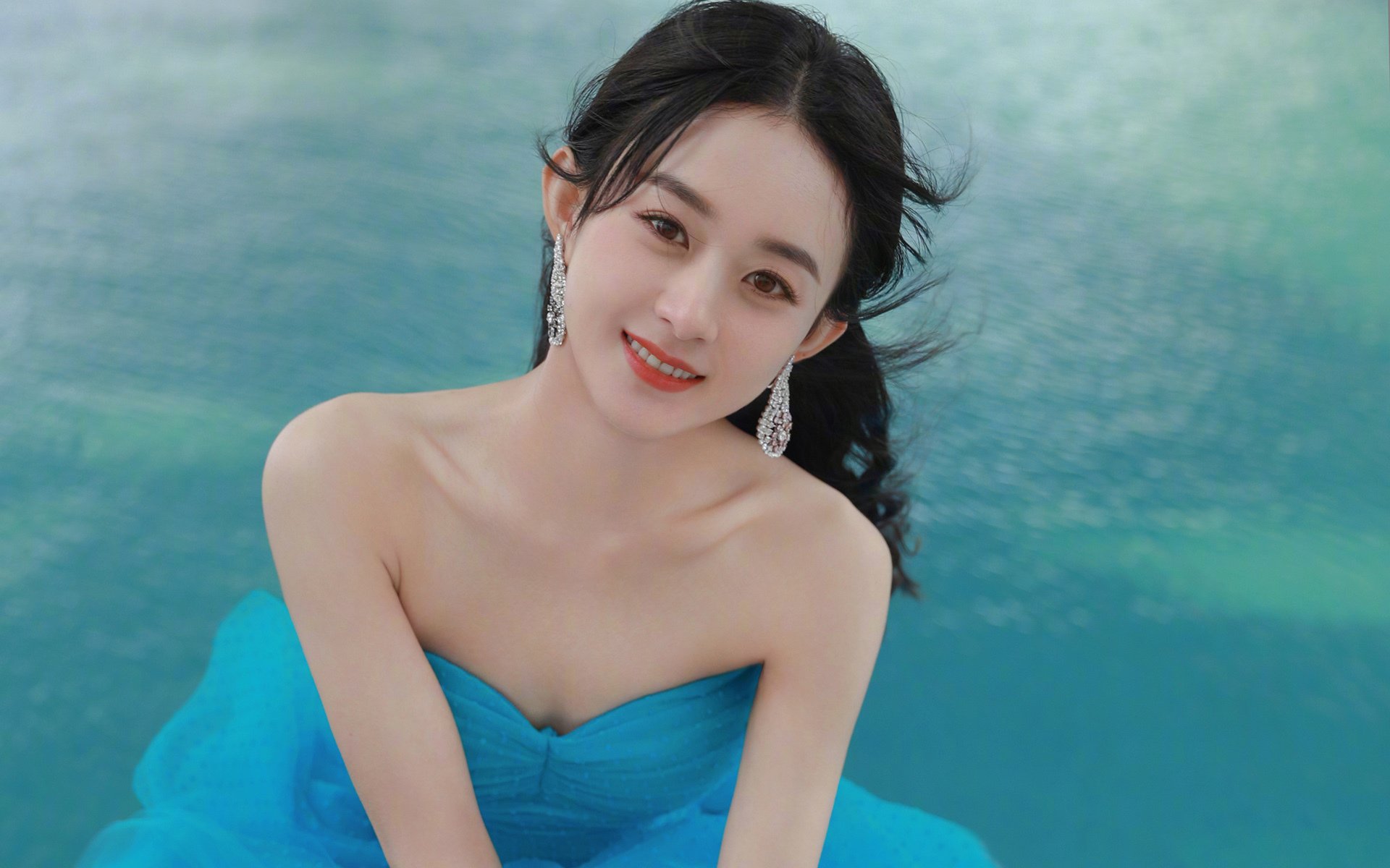 体育教师走进校园开设讲座引导青少年树立健康运动观念，体育教师讲座主题